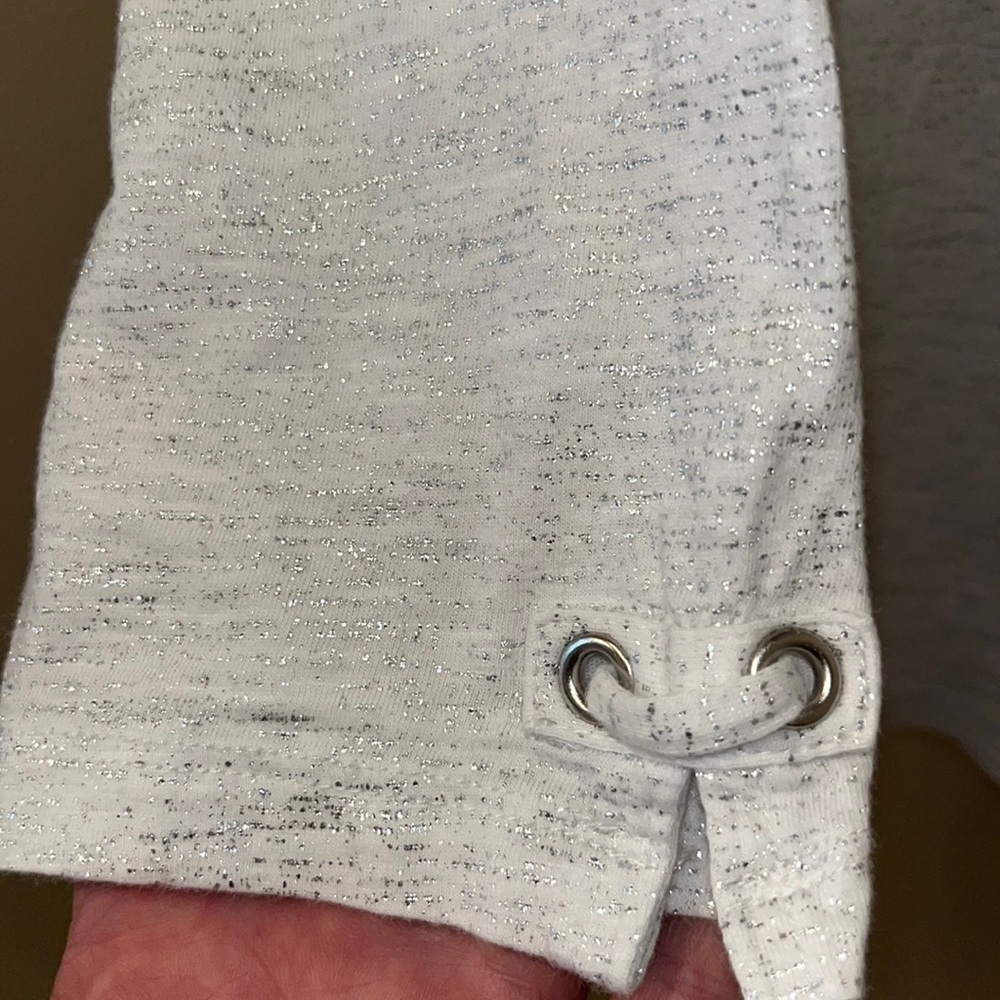 Zenergy  by Chicos Women’s White & Silver 3/4 sleeve Top size 0 - Picture 4 of 6